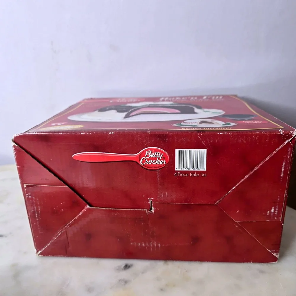 Betty Crocker Bake n Fill 4 Piece Bake Set Cake Pan Dome Insert Cake Filling